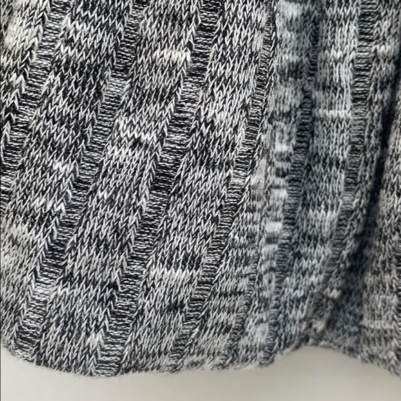 Urban Outfitters .. NWT.. SZ S.. ruffled skirt. - Picture 8 of 9